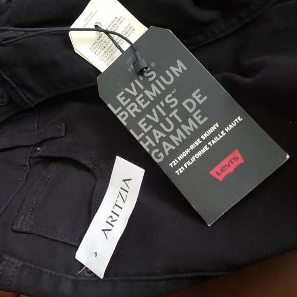 Aritzia Levi’s 721 High Rise Skinny Jeans Ripped Knees 29 - Picture 12 of 16